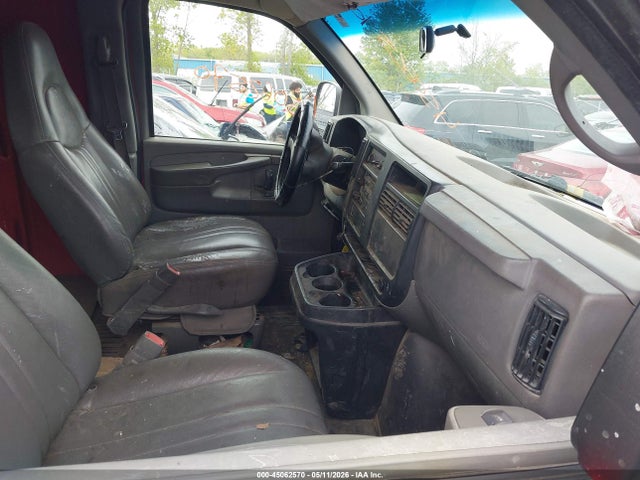 45062570 :رقم المزاد ، 1GCGG25U341147429 vin ، 2004 Chevrolet Express مزاد بيع