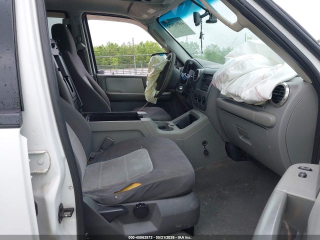 45062572 :رقم المزاد ، 1FMPU16L44LB69898 vin ، 2004 Ford Expedition Nbx/xlt مزاد بيع