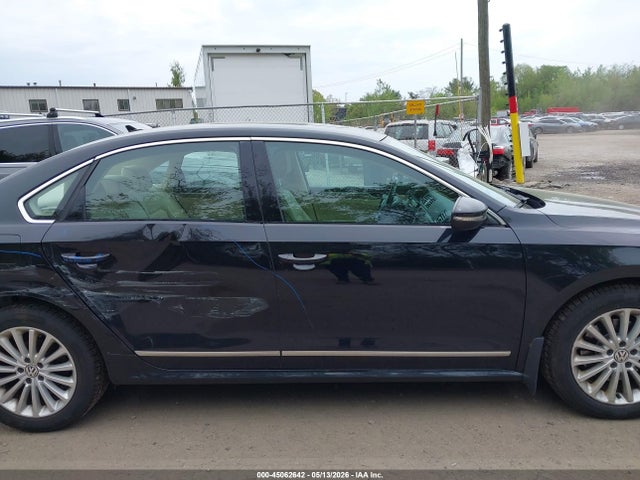 2017 Volkswagen Passat 1.8t Se მანქანა იყიდება აუქციონზე, vin: 1VWBT7A35HC010533, აუქციონის ნომერი: 45062642