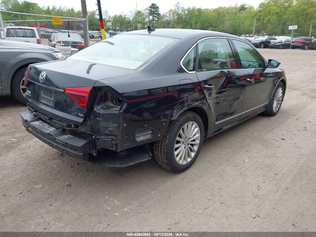 2017 Volkswagen Passat 1.8t Se მანქანა იყიდება აუქციონზე, vin: 1VWBT7A35HC010533, აუქციონის ნომერი: 45062642