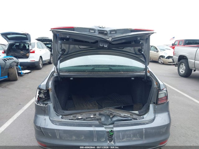 45062644 :رقم المزاد ، 3VW2B7AJ2HM318419 vin ، 2017 Volkswagen Jetta 1.4t S مزاد بيع