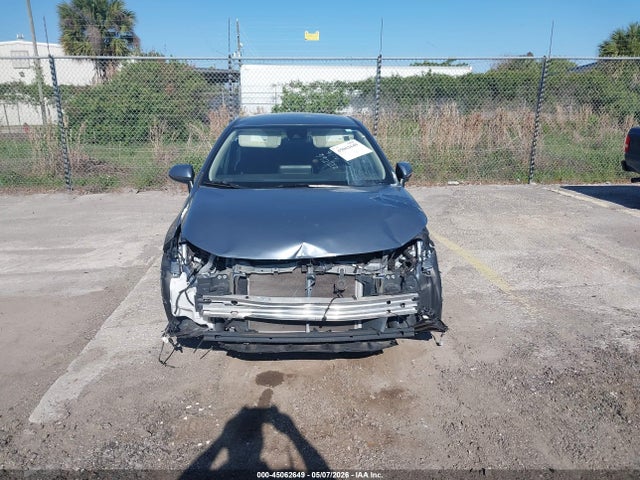 45062649 :رقم المزاد ، 5YFEPMAE2MP212266 vin ، 2021 Toyota Corolla Le مزاد بيع