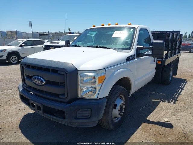 Ford F-350 Chassis Xl 2016 1FDRF3G6XGED31226 Image 2