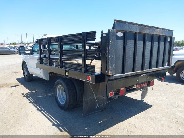 Ford F-350 Chassis Xl 2016 1FDRF3G6XGED31226 Image 3