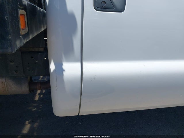 Ford F-350 Chassis Xl 2016 1FDRF3G6XGED31226 Image 14