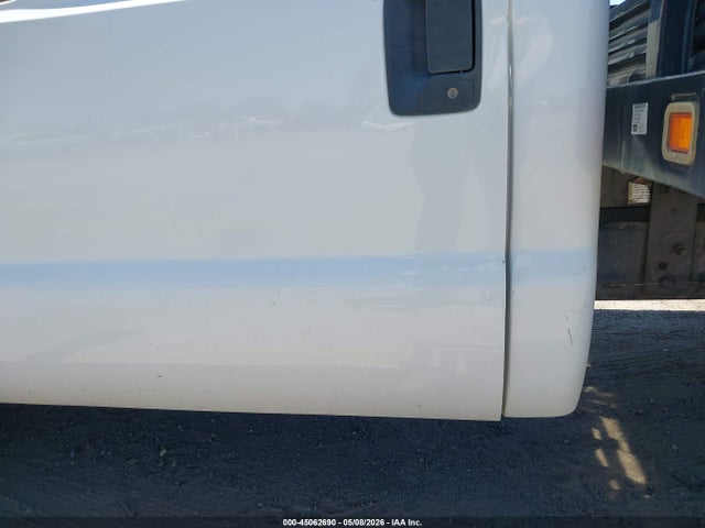 Ford F-350 Chassis Xl 2016 1FDRF3G6XGED31226 Image 16