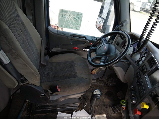 45062721 :رقم المزاد ، 1XPBDP9X5FD266443 vin ، 2015 Peterbilt 579 مزاد بيع