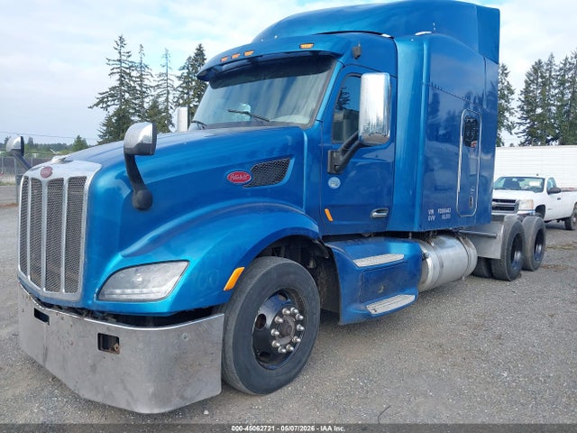 45062721 :رقم المزاد ، 1XPBDP9X5FD266443 vin ، 2015 Peterbilt 579 مزاد بيع