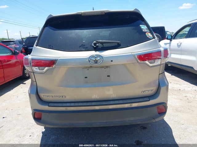Toyota Highlander Limited V6 2015 5TDYKRFH2FS055019 Image 16