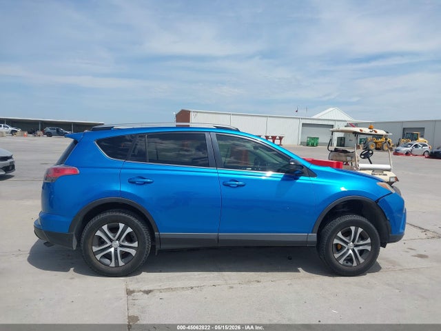 Продаж на аукціоні авто 2017 Toyota Rav4 Le, vin: JTMZFREV5HJ117108, номер лоту: 45062822