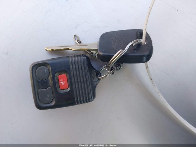 Продаж на аукціоні авто 2002 Ford Escape Xls, vin: 1FMYU01162KA35031, номер лоту: 45062882