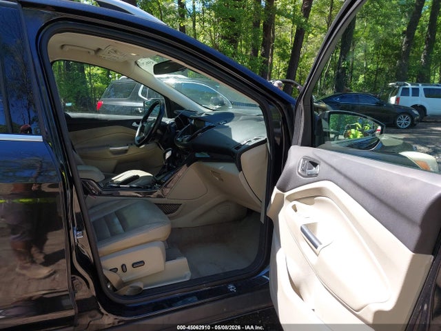 45062910 :رقم المزاد ، 1FMCU9J99FUB54531 vin ، 2015 Ford Escape Titanium مزاد بيع