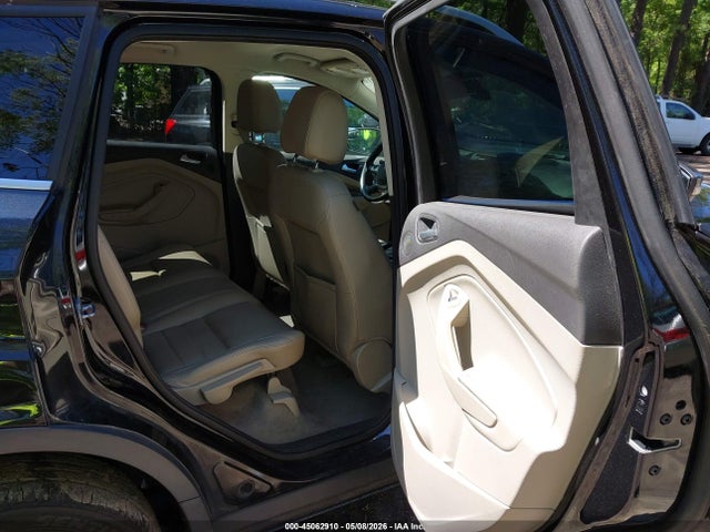 45062910 :رقم المزاد ، 1FMCU9J99FUB54531 vin ، 2015 Ford Escape Titanium مزاد بيع