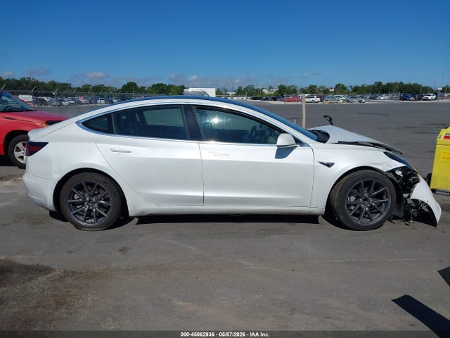 2020 Tesla Model 3 Standard Range Plus Rear-wheel Drive/standard Range Rear-wheel Drive მანქანა იყიდება აუქციონზე, vin: 5YJ3E1EA5LF737402, აუქციონის ნომერი: 45062936