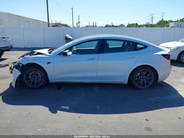 2020 Tesla Model 3 Standard Range Plus Rear-wheel Drive/standard Range Rear-wheel Drive მანქანა იყიდება აუქციონზე, vin: 5YJ3E1EA5LF737402, აუქციონის ნომერი: 45062936