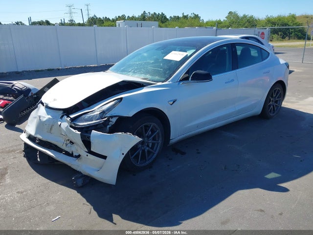 2020 Tesla Model 3 Standard Range Plus Rear-wheel Drive/standard Range Rear-wheel Drive მანქანა იყიდება აუქციონზე, vin: 5YJ3E1EA5LF737402, აუქციონის ნომერი: 45062936