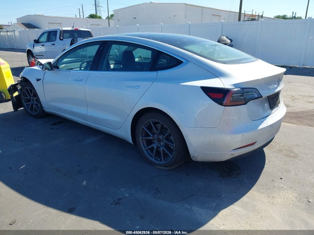 2020 Tesla Model 3 Standard Range Plus Rear-wheel Drive/standard Range Rear-wheel Drive მანქანა იყიდება აუქციონზე, vin: 5YJ3E1EA5LF737402, აუქციონის ნომერი: 45062936