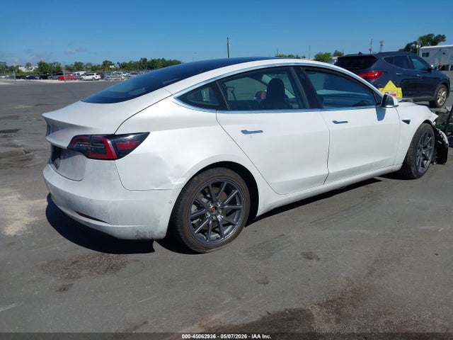 2020 Tesla Model 3 Standard Range Plus Rear-wheel Drive/standard Range Rear-wheel Drive მანქანა იყიდება აუქციონზე, vin: 5YJ3E1EA5LF737402, აუქციონის ნომერი: 45062936