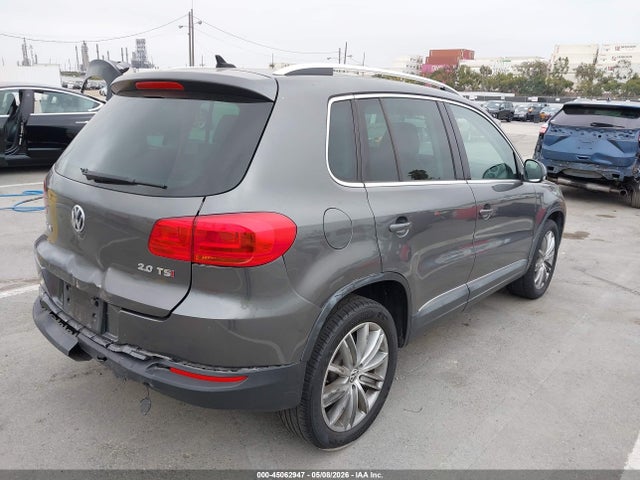 WVGAV7AX7FW503813 Volkswagen TIGUAN SE