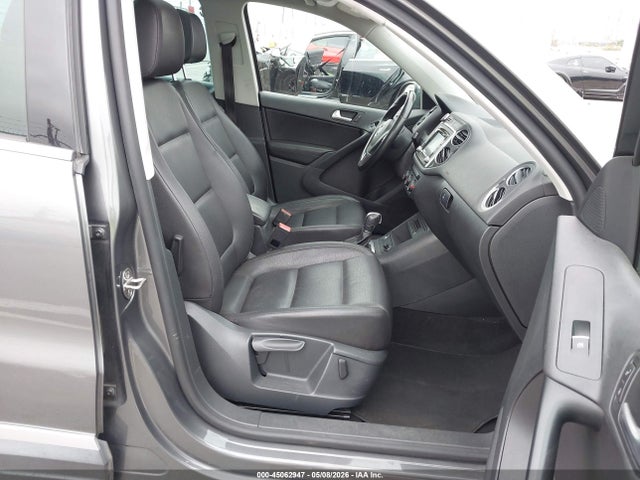 WVGAV7AX7FW503813 Volkswagen TIGUAN SE
