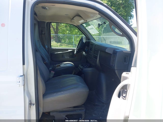 45063037 :رقم المزاد ، 1GCWGFFF6F1106430 vin ، 2015 Chevrolet Express 2500 Work Van مزاد بيع