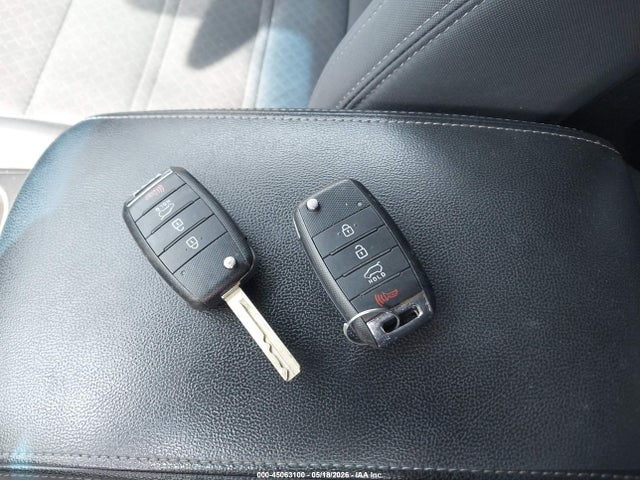 5XYPGDA57GG089856 KIA Sorento 3.3l Lx