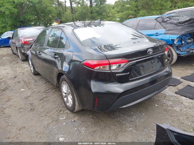 45063128 :رقم المزاد ، 5YFVPMAEXMP230675 vin ، 2021 Toyota Corolla Le مزاد بيع