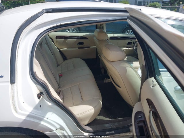Aukcja sprzedaży 1998 Lincoln Town Car Signature, vin: 1LNFM82W0WY723187, numer aukcji: 45063137