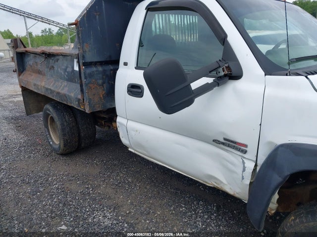 Auction sale of the 2002 Chevrolet Silverado 3500 Chassis Ls, vin: 1GBJK34182E233511, lot number: 45063183