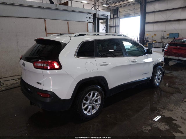 1C4PJMCB8GW215133 Jeep Cherokee Latitude