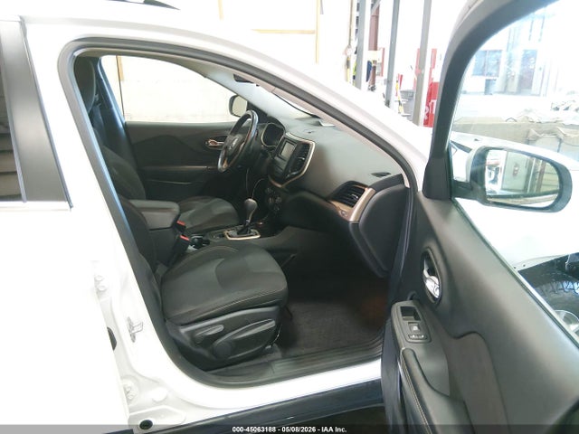 1C4PJMCB8GW215133 Jeep Cherokee Latitude