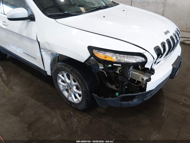 1C4PJMCB8GW215133 Jeep Cherokee Latitude