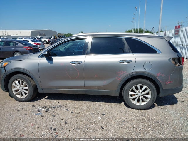 5XYPG4A58HG194813 KIA Sorento 3.3l Lx