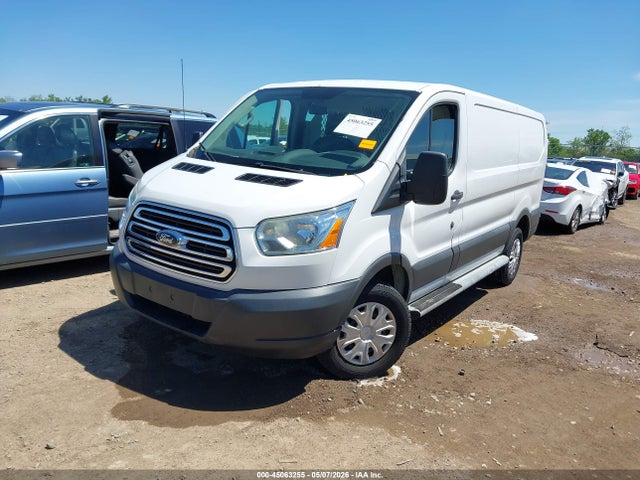 45063255 :رقم المزاد ، 1FTNR1ZM8FKA47054 vin ، 2015 Ford Transit-250 مزاد بيع