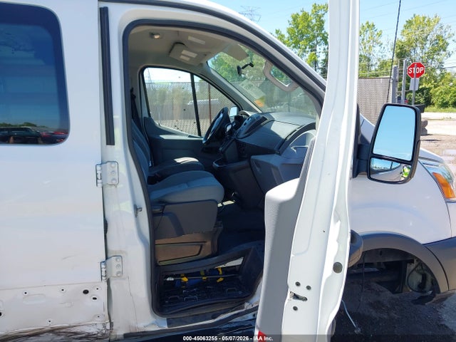 45063255 :رقم المزاد ، 1FTNR1ZM8FKA47054 vin ، 2015 Ford Transit-250 مزاد بيع