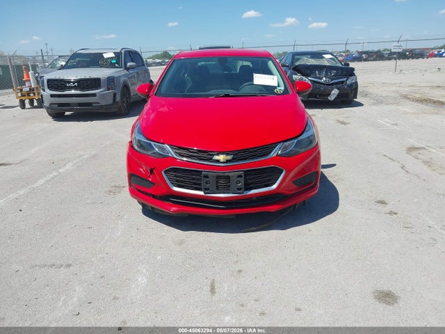 45063294 :رقم المزاد ، 3G1BE6SM7JS607061 vin ، 2018 Chevrolet Cruze Lt Auto مزاد بيع