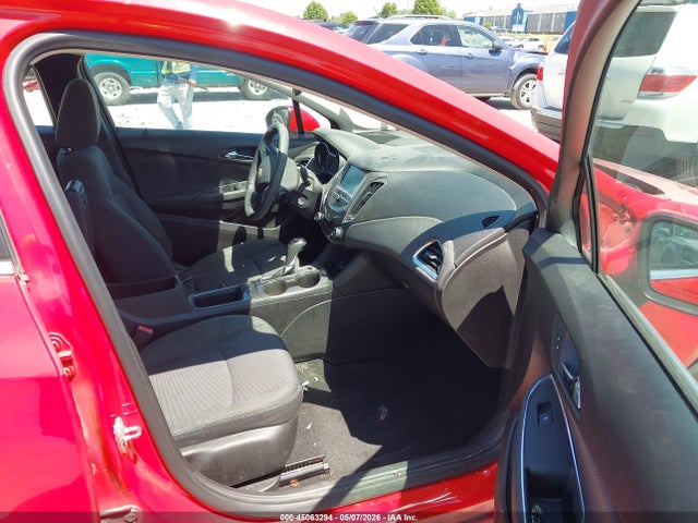 45063294 :رقم المزاد ، 3G1BE6SM7JS607061 vin ، 2018 Chevrolet Cruze Lt Auto مزاد بيع