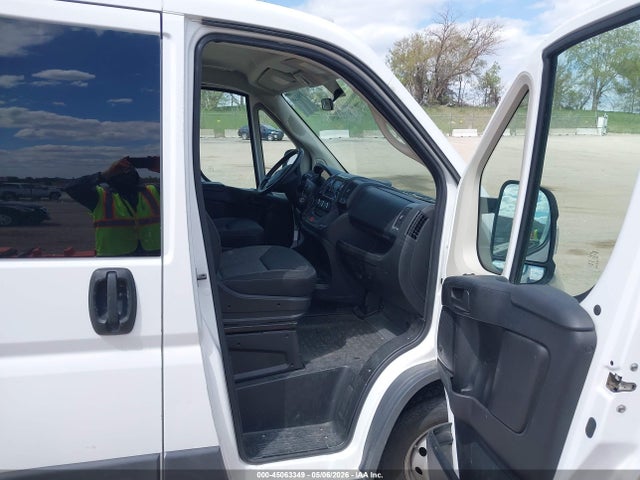 2018 Ram Promaster 1500 Low Roof 136 Wb მანქანა იყიდება აუქციონზე, vin: 3C6TRVAG2JE145052, აუქციონის ნომერი: 45063349