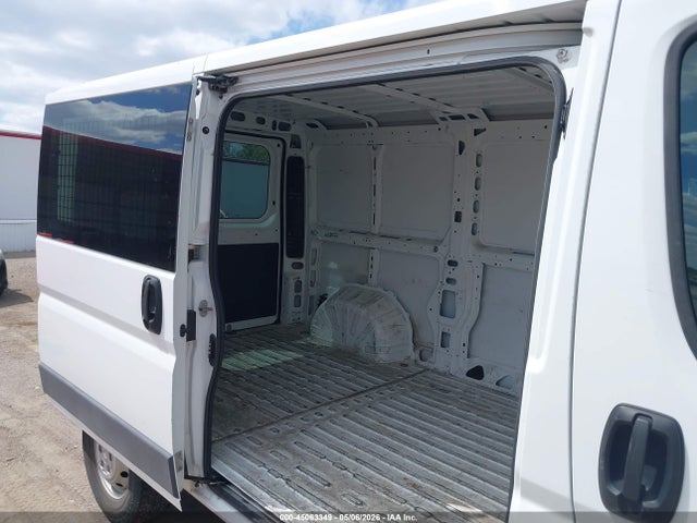 2018 Ram Promaster 1500 Low Roof 136 Wb მანქანა იყიდება აუქციონზე, vin: 3C6TRVAG2JE145052, აუქციონის ნომერი: 45063349