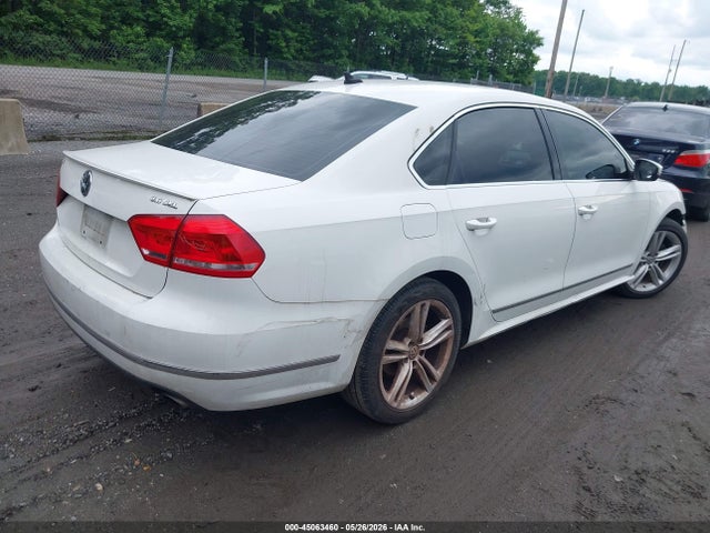 2013 Volkswagen Passat 3.6l V6 Sel Premium მანქანა იყიდება აუქციონზე, vin: 1VWCM7A35DC071134, აუქციონის ნომერი: 45063460