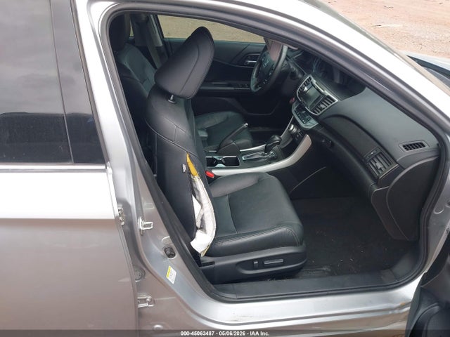 Продажа на аукционе авто 2015 Honda Accord Touring, vin: 1HGCR3F98FA027753, номер лота: 45063487