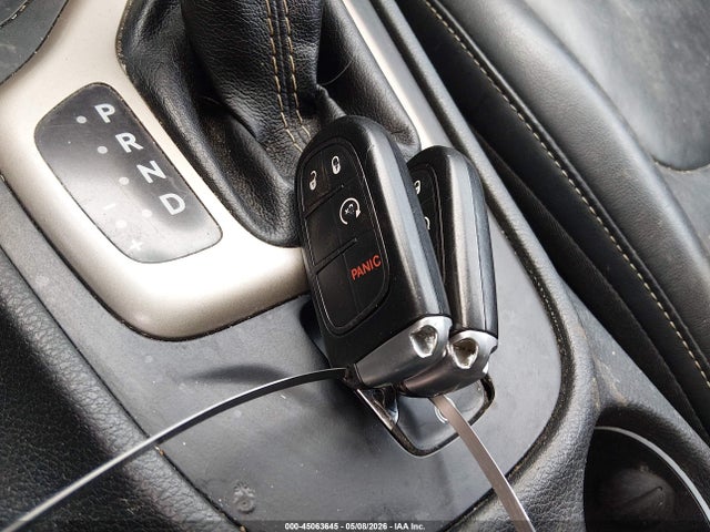 2015 Jeep Cherokee Limited მანქანა იყიდება აუქციონზე, vin: 1C4PJMDB5FW633999, აუქციონის ნომერი: 45063645