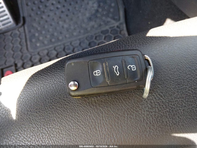2014 Volkswagen Jetta Gli Edition 30 მანქანა იყიდება აუქციონზე, vin: 3VW4T7AJ3EM292141, აუქციონის ნომერი: 45063683