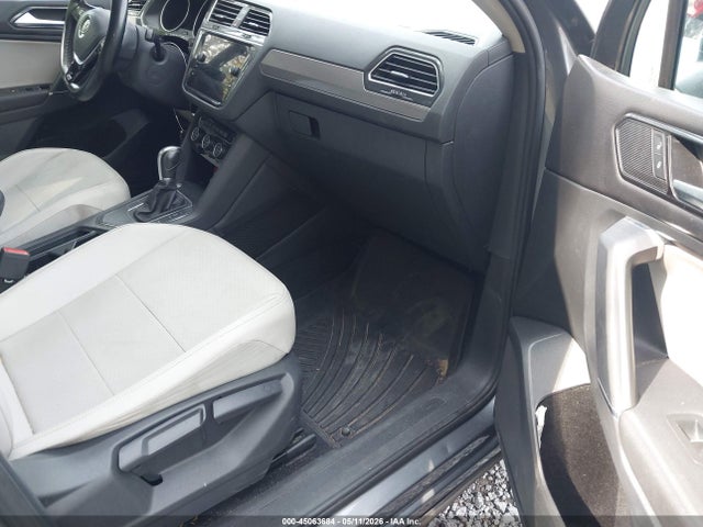 2018 Volkswagen Tiguan 2.0t Se/2.0t Sel მანქანა იყიდება აუქციონზე, vin: 3VV3B7AX5JM134854, აუქციონის ნომერი: 45063684