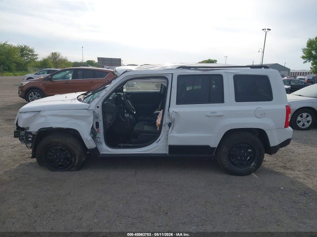 1C4NJPBA1HD211858 Jeep Patriot Sport Fwd