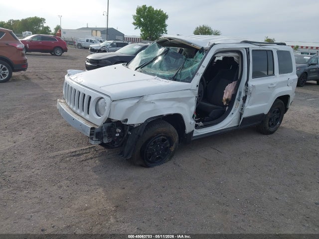 1C4NJPBA1HD211858 Jeep Patriot Sport Fwd