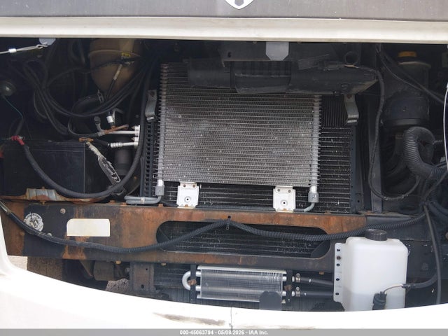 45063794 :رقم المزاد ، 1F64F5DY2B0A07387 vin ، 2011 Ford F53 مزاد بيع
