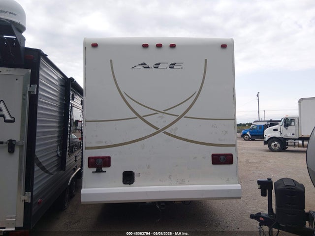 45063794 :رقم المزاد ، 1F64F5DY2B0A07387 vin ، 2011 Ford F53 مزاد بيع