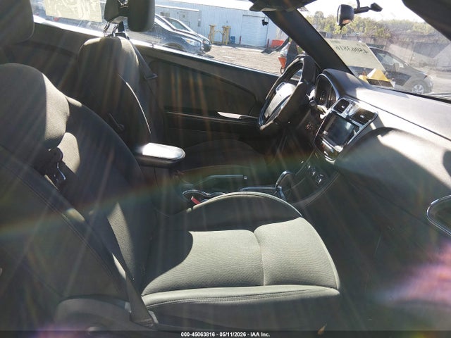 45063816 :رقم المزاد ، 1C3BC2EBXBN542805 vin ، 2011 Chrysler 200 Touring مزاد بيع