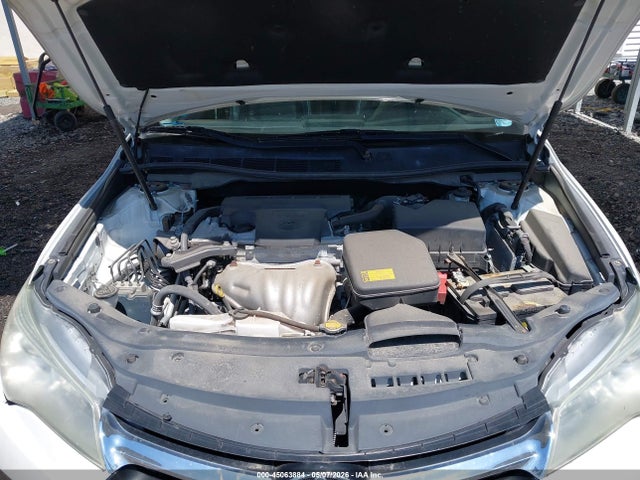45063884 :رقم المزاد ، 4T1BF1FK5FU882141 vin ، 2015 Toyota Camry Xle مزاد بيع